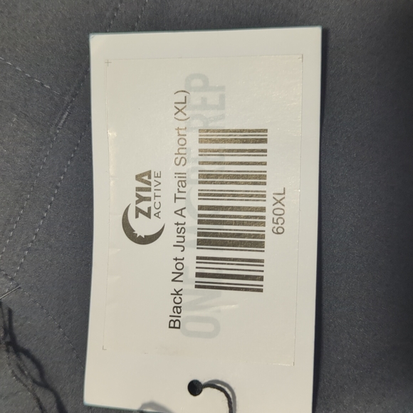 Woman's shorts by Zyia - Picture 7 of 7